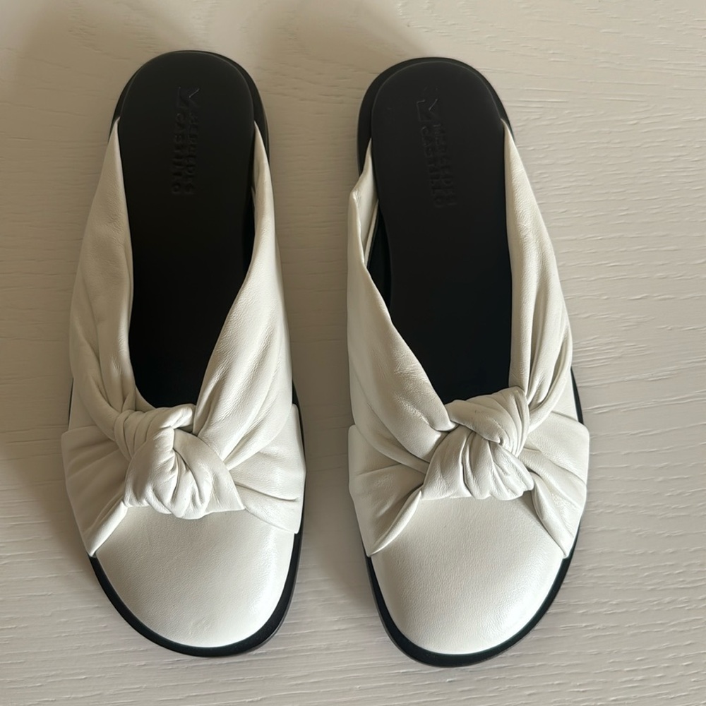 Mercedes Castillo Cybil Knot Slides New size 6